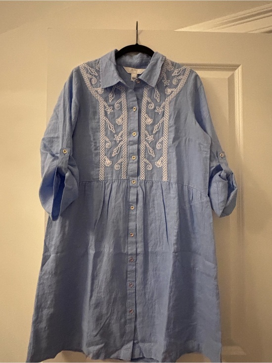 Lilly Pulitzer Dresses & Skirts - Lilly Pulitzer Light Blue Button-Front Embroidered Long Sleeve Dress